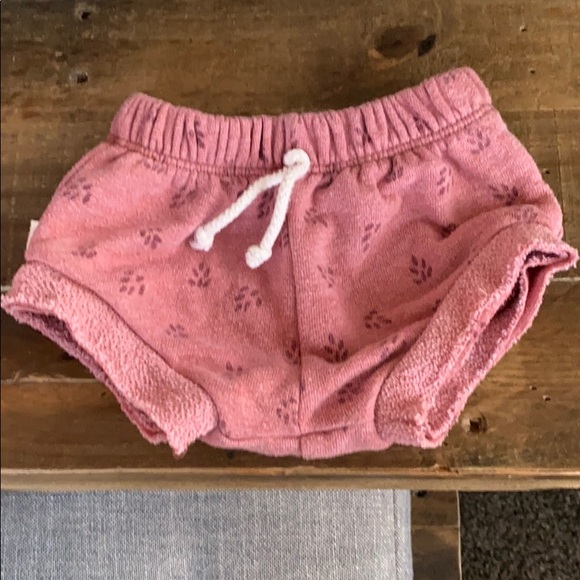 Childhoods Clothing Other - Childhoods Clothing Shorties Pinecone on Rosewood